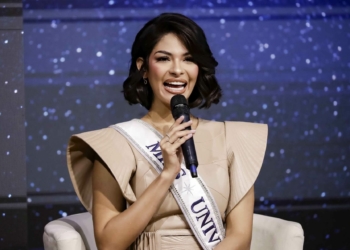 Miss Universo 2023 demuestra su increíble talento para el canto