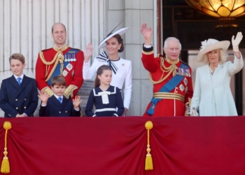 Un experto revela de que pudieron estar hablando los miembros de la realeza durante el Trooping the Colour 2024