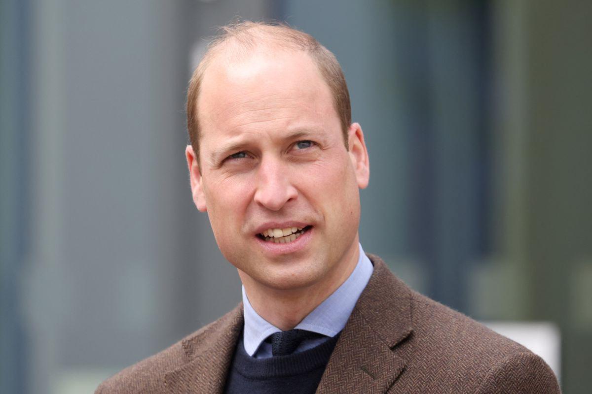 Captan al príncipe William paseando en un scooter a las afueras del Castillo de Windsor