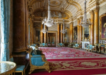 Conoce el Ala Este del Palacio de Buckingham en donde está el balcón de los saludos del rey