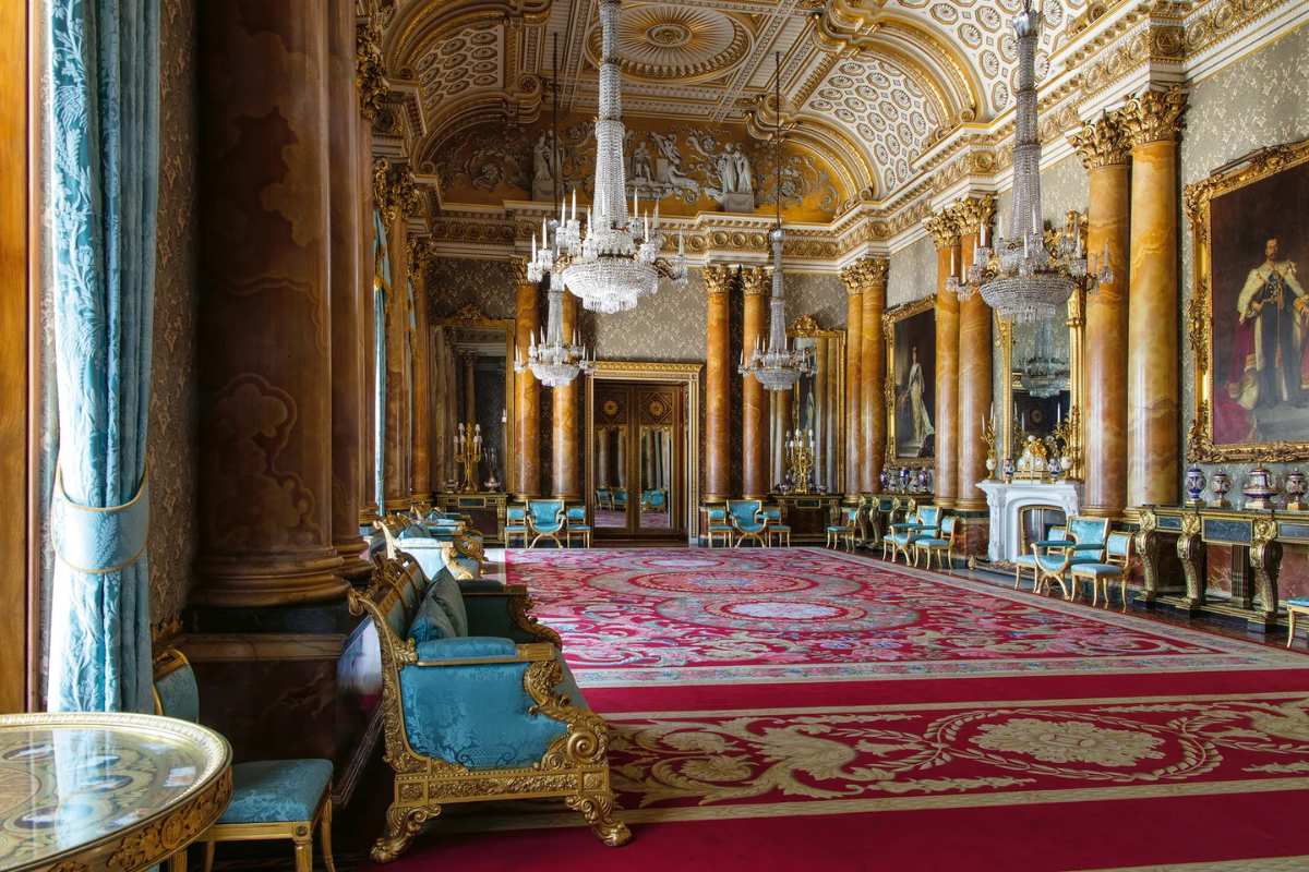 Conoce el Ala Este del Palacio de Buckingham en donde está el balcón de los saludos del rey