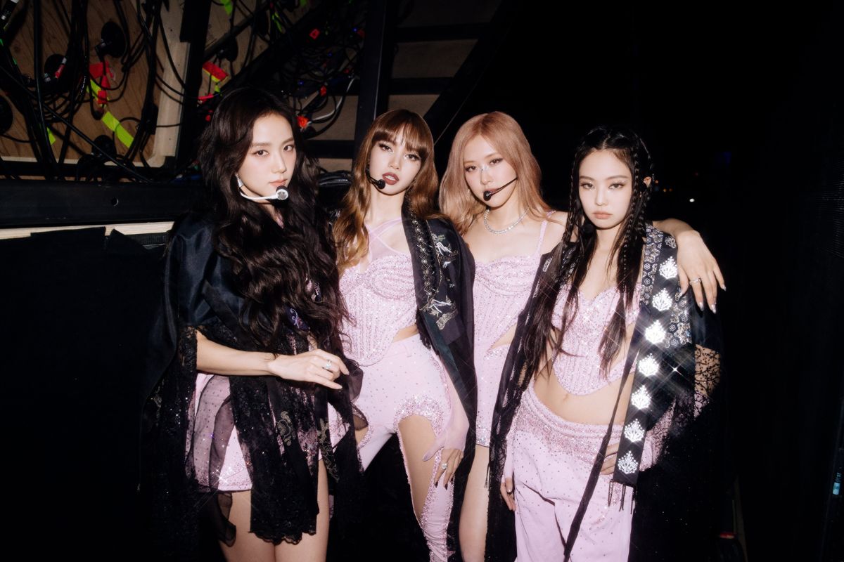 Un fan de BLACKPINK toma acciones legales contra su novia tras tirar toda su mercanacia de las chicas