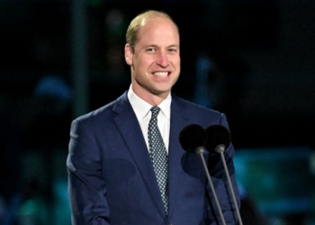 ¡El nuevo paseo real! El príncipe William fue visto paseando en un scooter eléctrico cerca al castillo de Windsor
