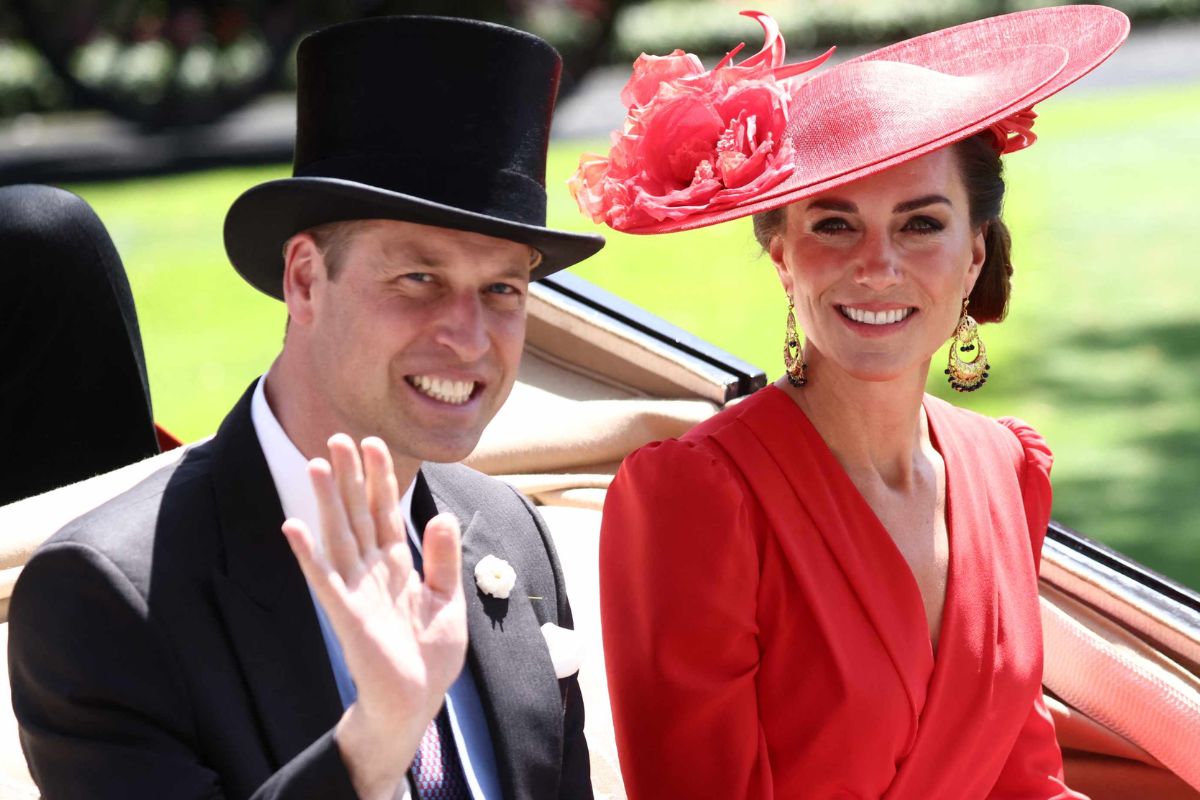 Así fue como Kate Middleton y el príncipe William confirmaron su romance ante sus amigos, afirma experto