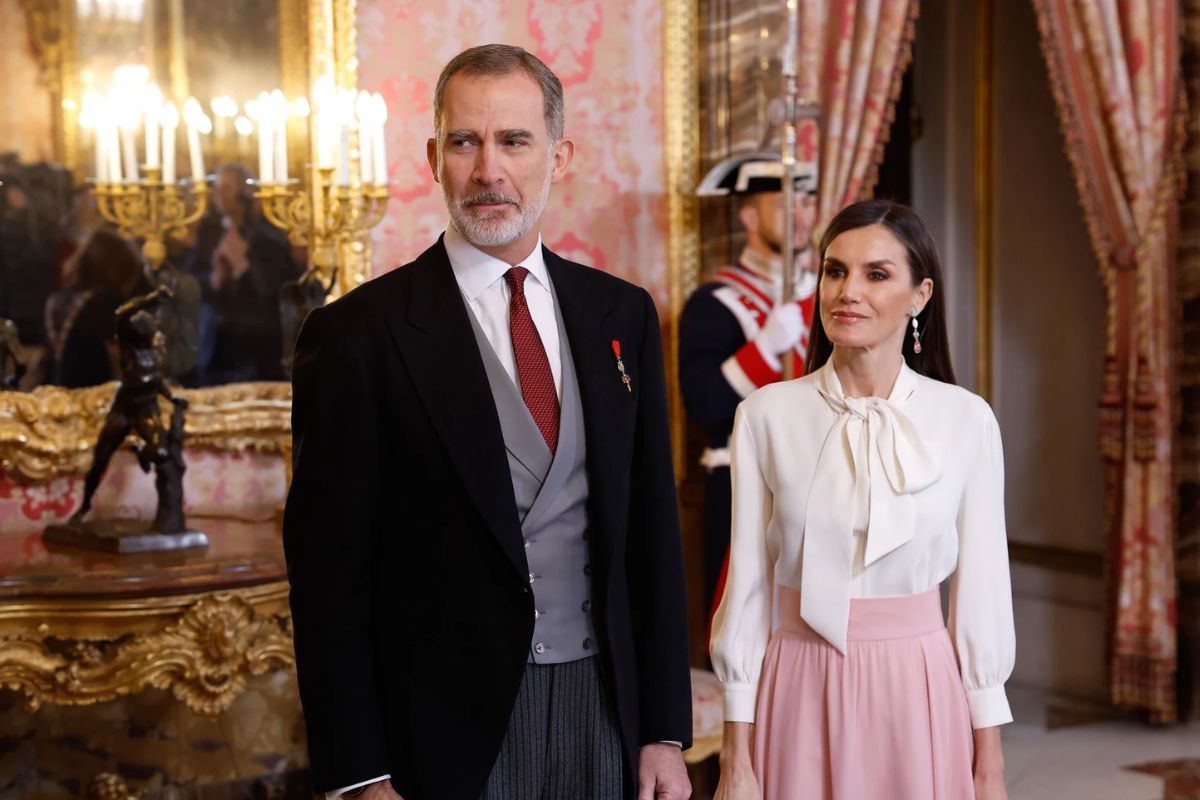 Así se vería un hijo varón entre el rey Felipe VI y la reina Letizia, según la IA