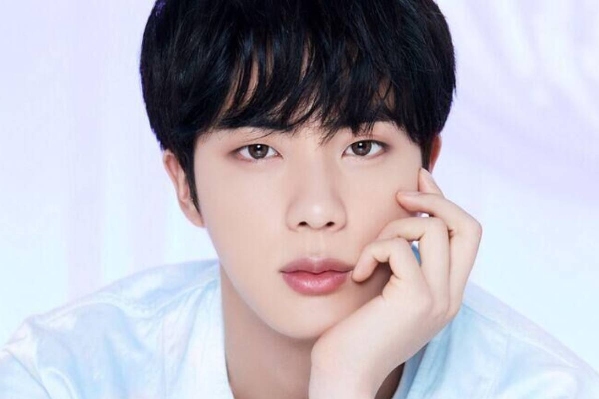 Jin de BTS es 'saboteado' de manera hilarante por su propio personal