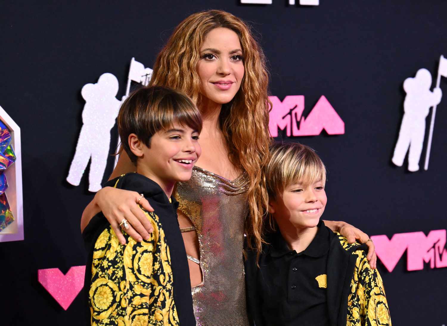 Shakira se niega a comprarle teléfonos moviles a sus hijos