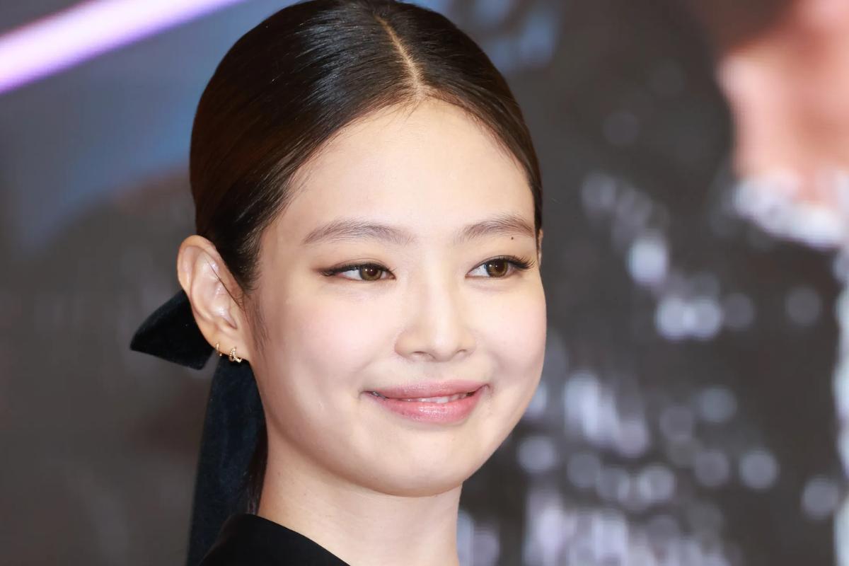 Jennie de BLACKPINK recibe duras críticas por el atuendo empleado para la Semana de la Moda en París