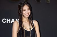 Jennie de BLACKPINK se descontrola bailando 'Tik Tok' de Kesha en el tour de Charli xcx y Troye Sivan