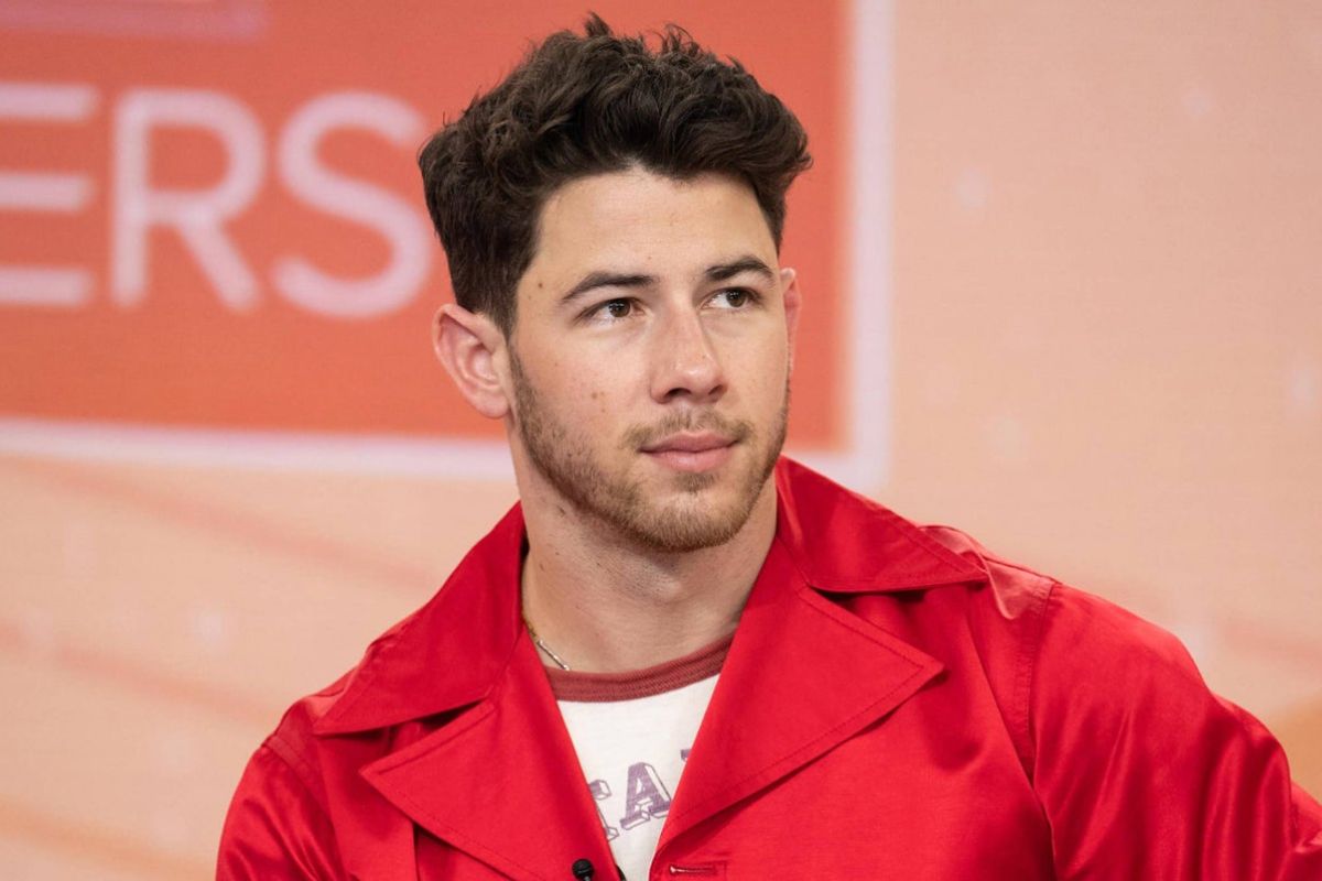 Nick Jonas salió corriendo del escenario tras ser apuntado con un láser