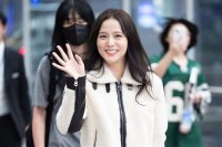 Jisoo de BLACKPINK y su coprotagonista llaman la atención por su química en nuevas fotos