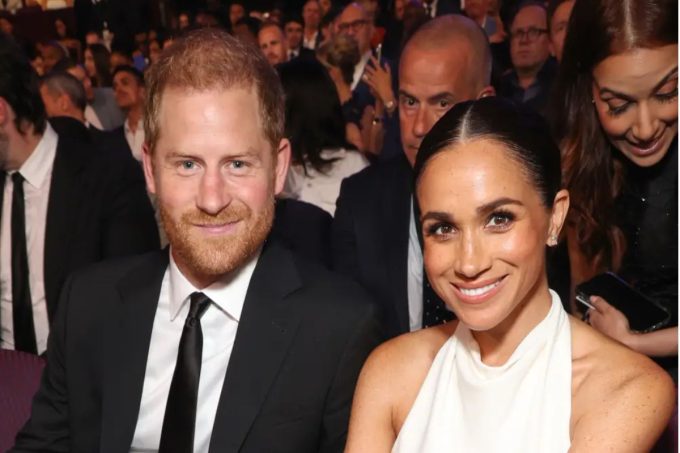 La tarjeta navideña del príncipe Harry y Meghan Markle recibe acusaciones de ser falsa