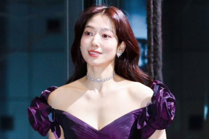 Park Shin Hye rompe a llorar y agradece a sus fans por no abandonarla después de casarse y dar a luz