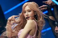 Rosé de BLACKPINK lanza su álbum debut en solitario 'rosie' en todas las plataformas de streaming