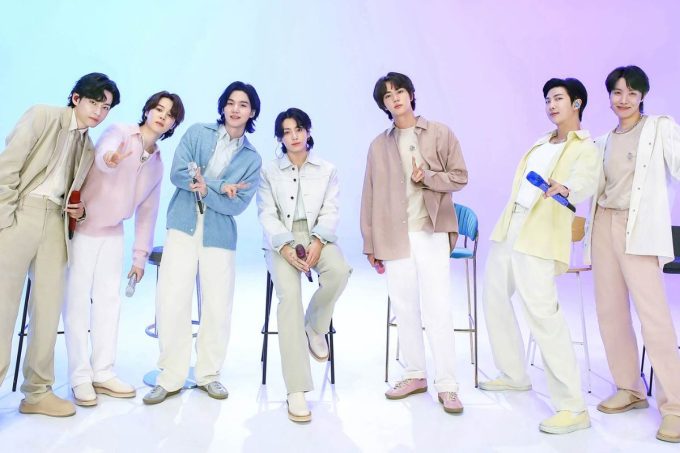 Presentadores de radio comparten desagradables insultos hacia BTS y ARMY en vivo