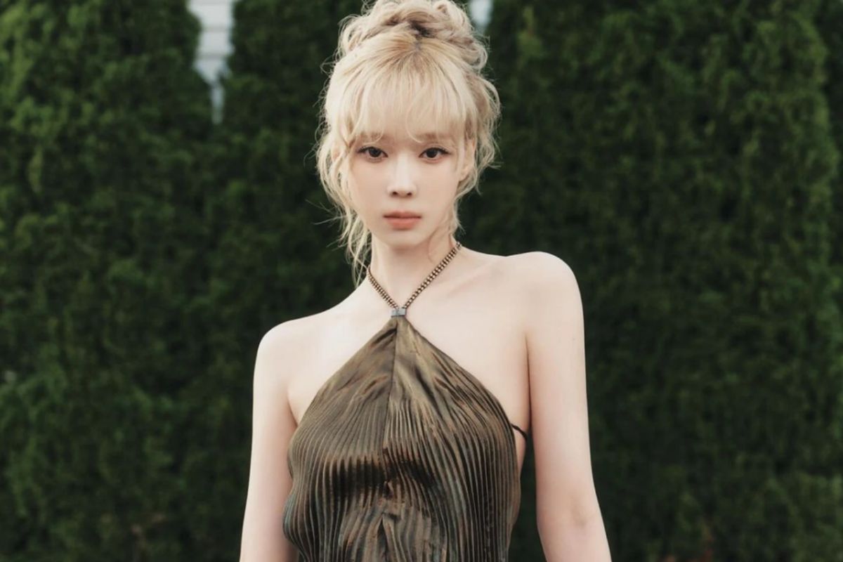Winter de aespa llama la atención por un error con el maquillaje para blanquear su cuerpo