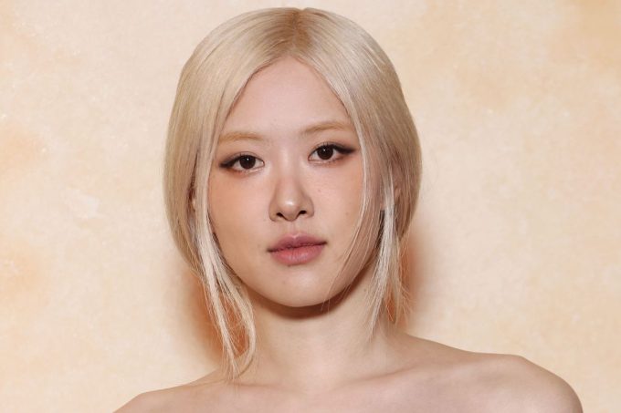 Rosé de BLACKPINK fascina a sus fans en la Semana de la Moda de Paris 2025