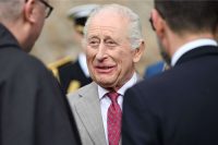 El rey Carlos III bromea sobre su muerte en medio de una visita a Italia