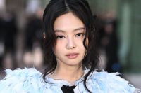 Jennie de BLACKPINK genera reacciones negativas por su sesión de fotos sin camisa