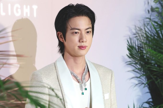 Jin de BTS anuncia un evento de firma de autógrafos por videollamada. Descubre cómo participar