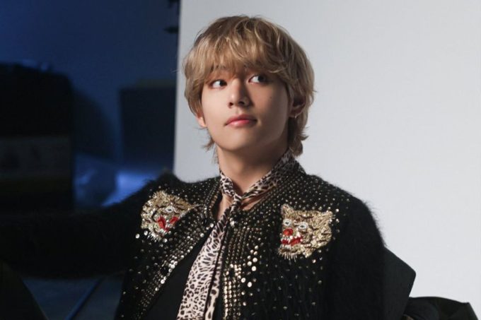 La 'hermana menor' de V de BTS se ha convertido en una adulta