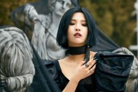 Soyeon de (G)I-DLE impresiona con un inesperado pero glamouroso corte bob