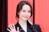 YoonA de Girls' Generation obsequia a su personal lujosos regalos por su arduo trabajo